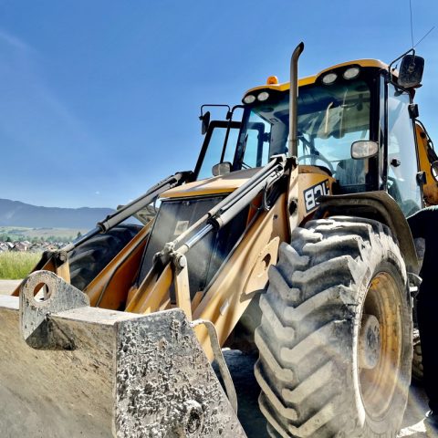 Traktor-báger JCB